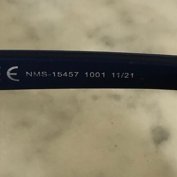 TOMMY BAHAMA Kids Navy Sunglasses & Shark Hard Case - Picture 11 of 16